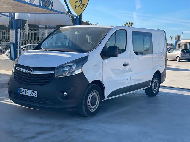 Opel Vivaro - 6 PLAZAS -