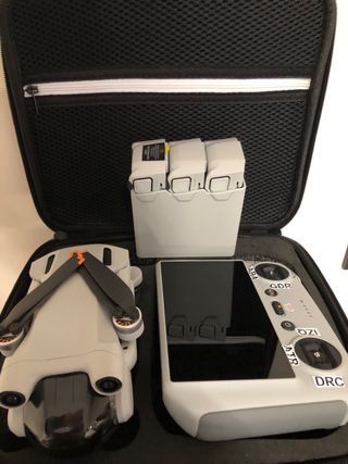 DJI Mini 3 Pro Drone con Accesorios.