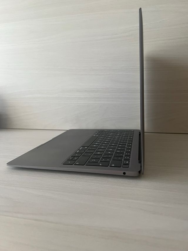 MacBook Air 2019 Gris Espacial Model A1932