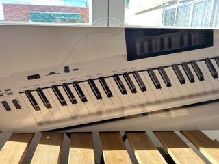 Teclado MIDI Carbón 61 Teclas