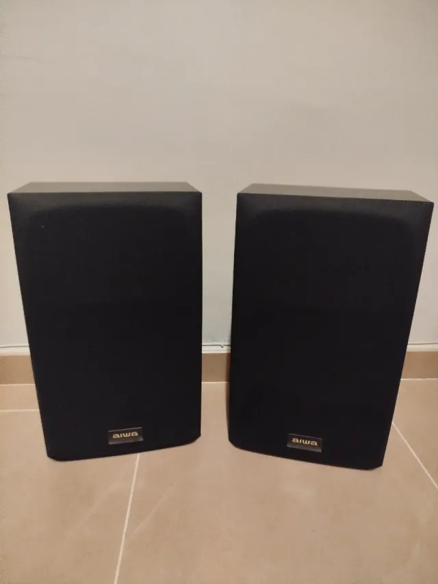 Altavoces Aiwa Negros