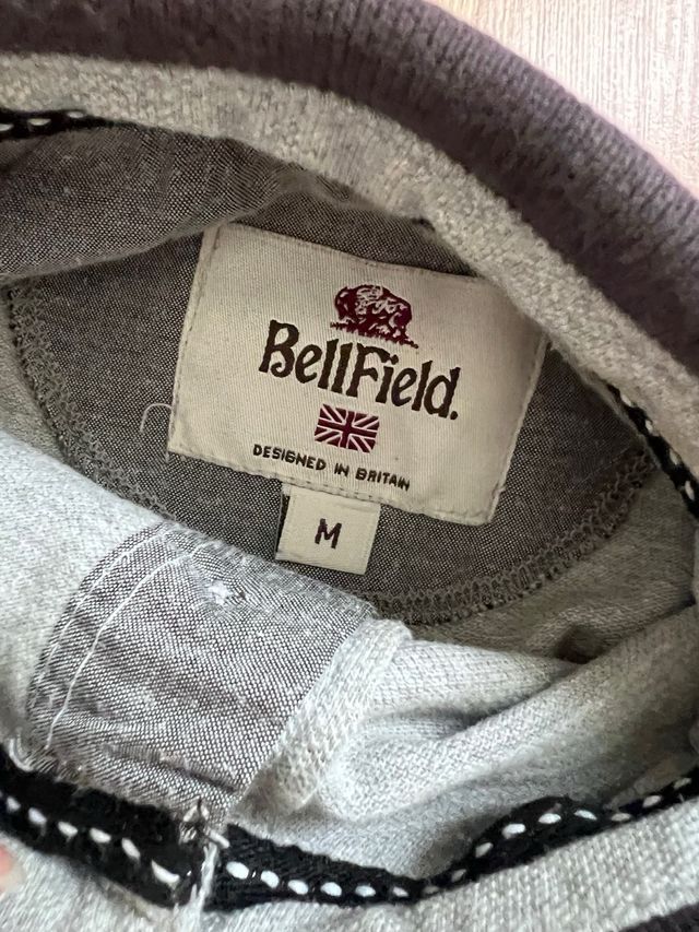 Polo Bellfield estampado floral gris