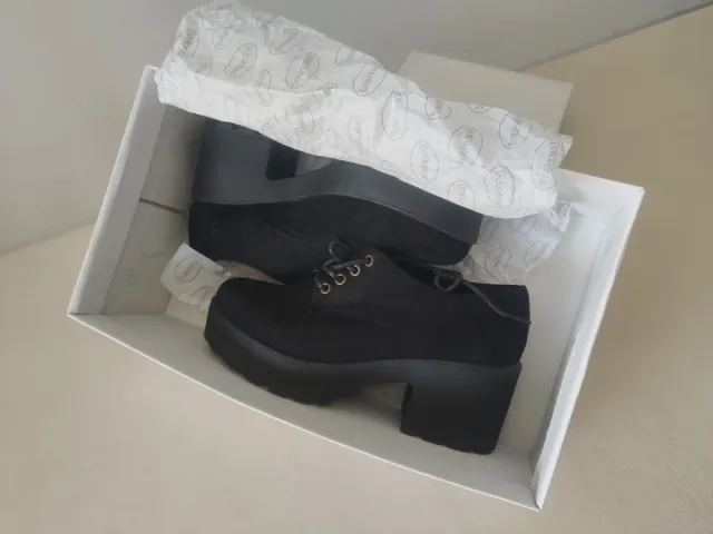Botines negros ante cordones talla 38