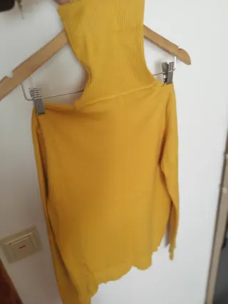 Jersey mostaza cuello alto Talla S/M