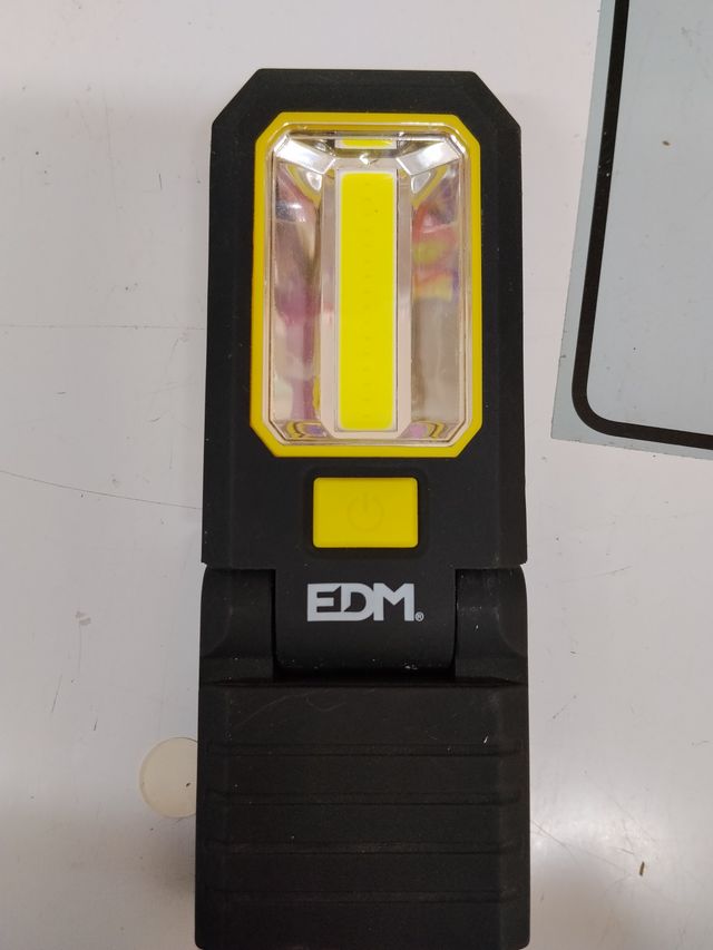 Linterna LED EDM Negra y Amarilla