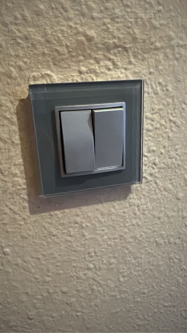 interruptores / mecanismos de luz Simon 82