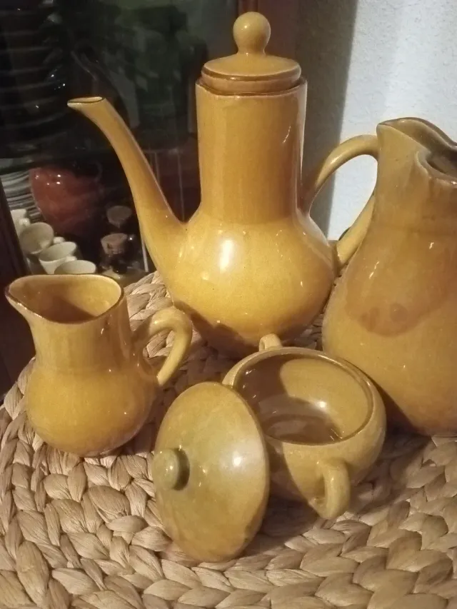 Juego vajilla cerámica color miel