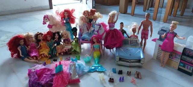 Lote Muñecas Barbie y Accesorios