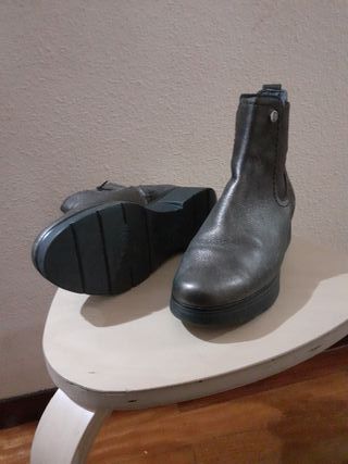 Botines Pitillos Piel Marrón-Dorada y Serraje