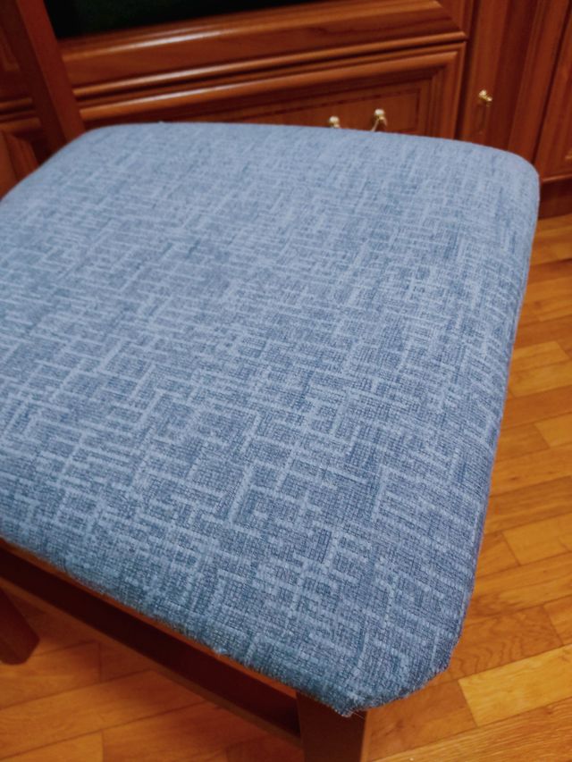 6 Sillas de comedor de madera y tela