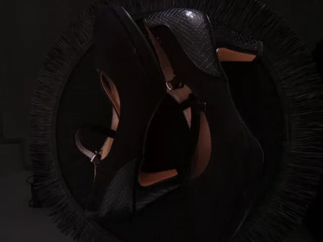 Zapatos negros de piel LolaBlu con tacón