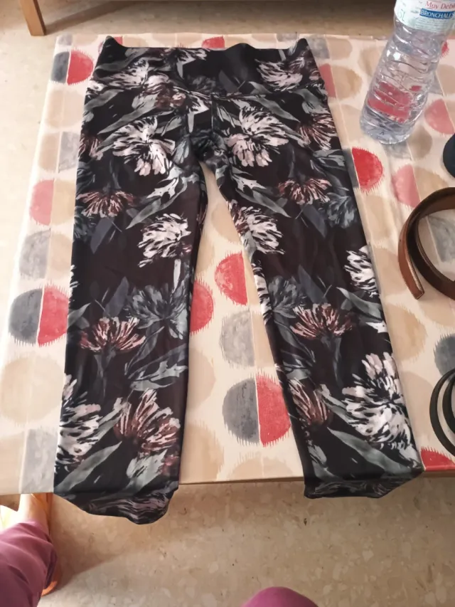 Mallas deportivas estampado floral talla M