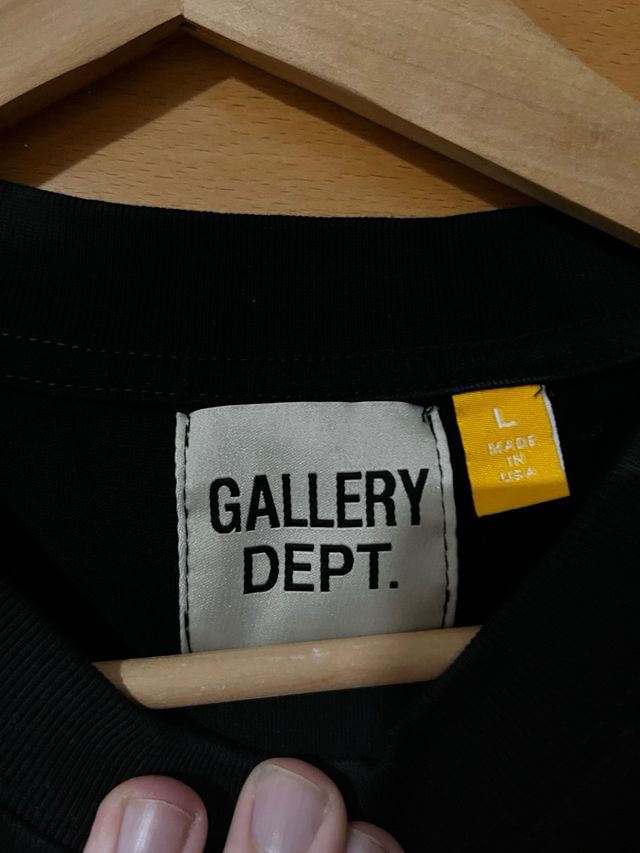 Camiseta Gallery Dept. Negra Multicolor