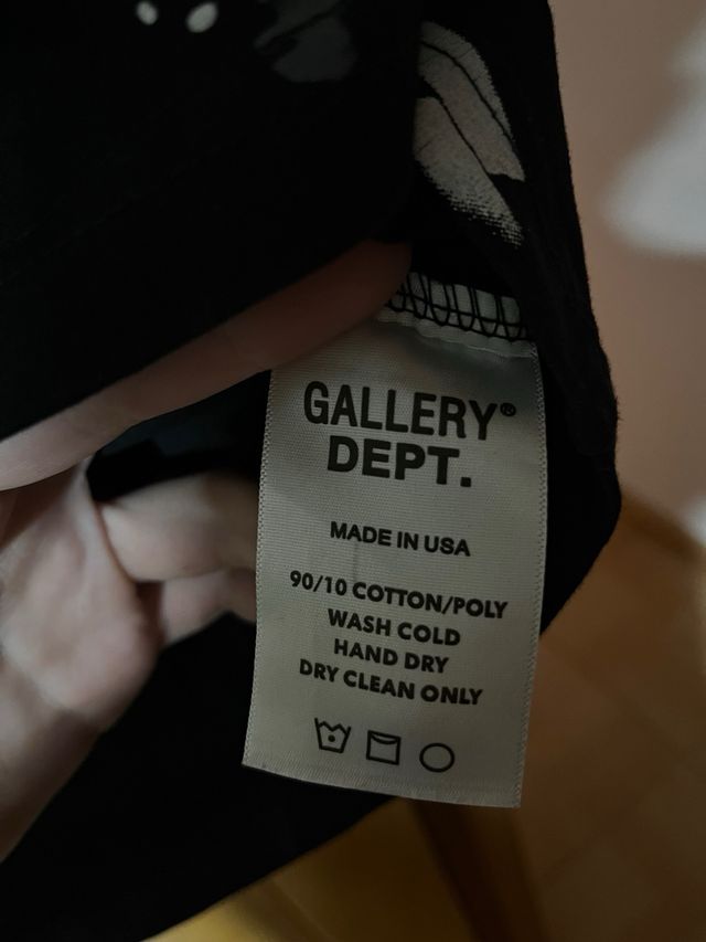 Camiseta Gallery Dept. Negra Multicolor