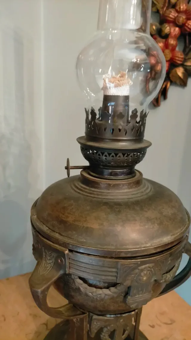 Quinqué de bronce antiguo no ago envío