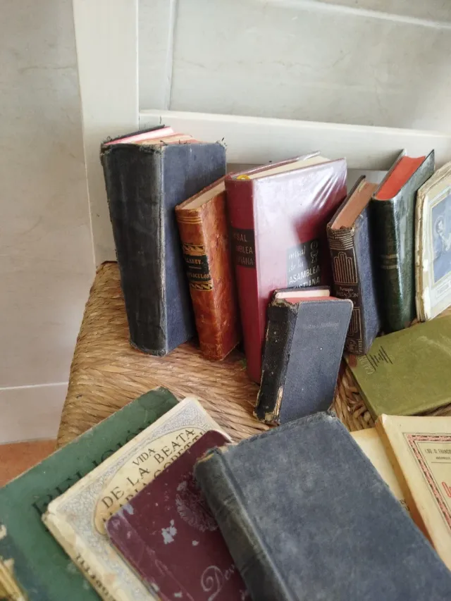 Lote 15 libros religiosos