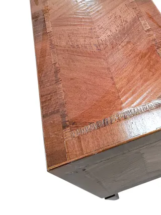 Comoncino in legno con intarsi