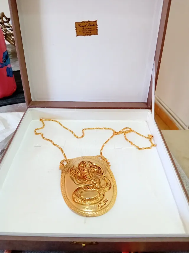 Colgante artesanal Daniel Bada serpiente oro