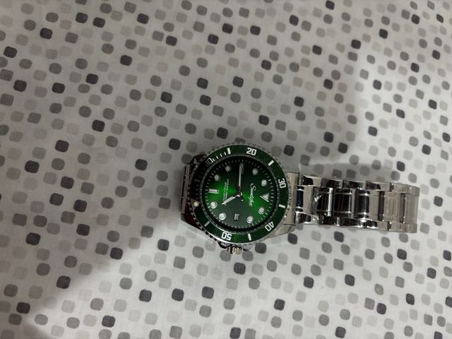 Reloj Sunlifox Verde y Plateado sin pilas