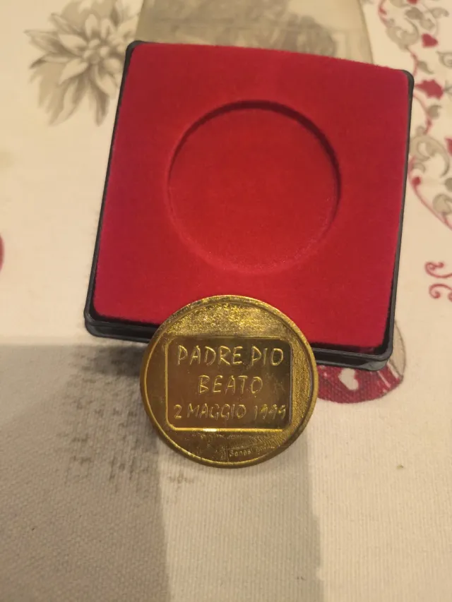 Moneta Padre Pio Santificazione 1999