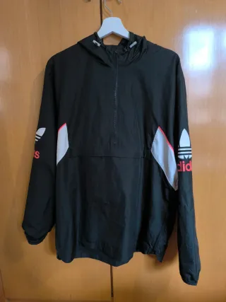 Chaqueta impermeable Adidas negra multicolor