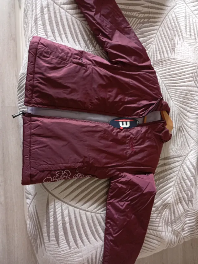 Chaqueta niña morada y blanca