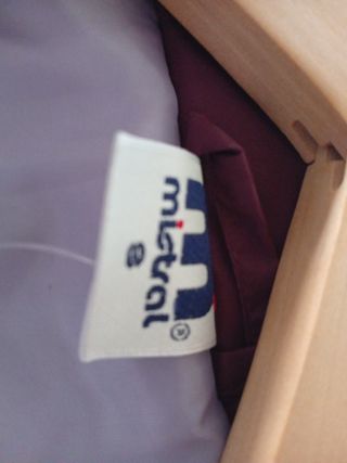 Chaqueta niña morada y blanca