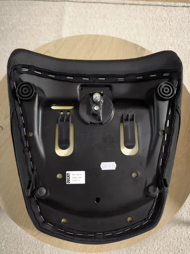Asientos Ducati Multistrada V4S 2025 Sin estrenar.