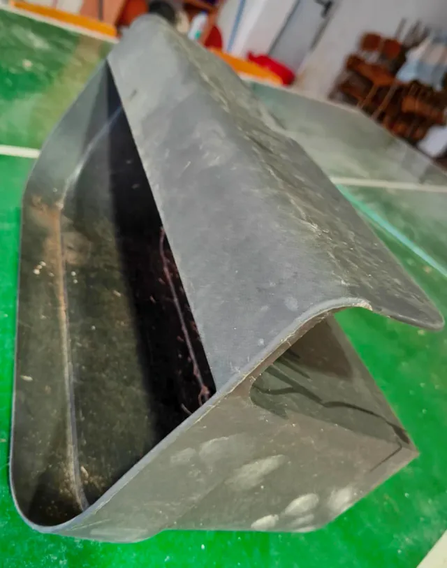 8 Jardineras colgantes negras