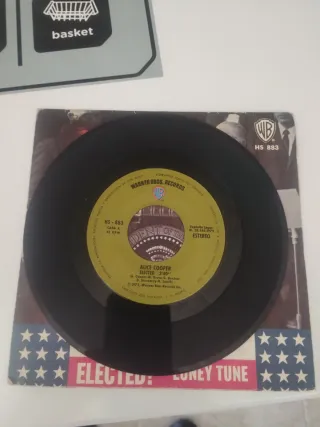 2 singles Vinilos Alice Cooper: I Never Cry / Elec