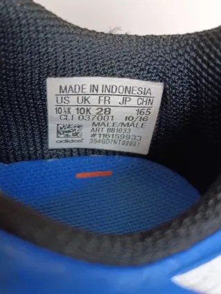 BOTAS DE FUTBOL / DE NIÑO / MARCA ADIDAS / TALLA: