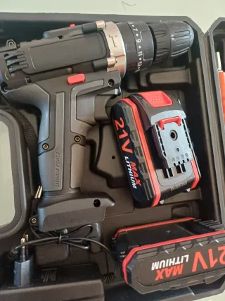 Taladro Atornillador con 2 Baterías