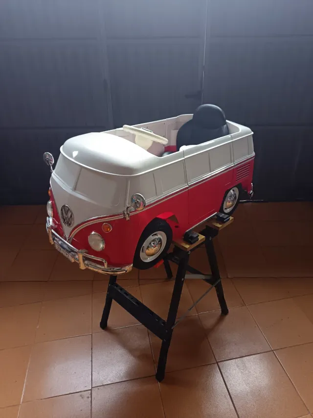 Furgonetta elettrica VW T1 per bambini