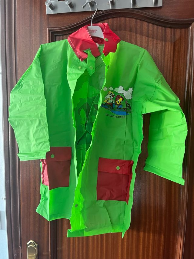 Chubasquero infantil verde y rojo