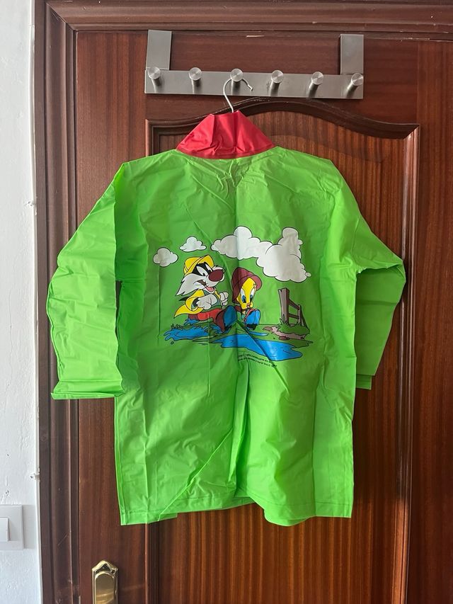 Chubasquero infantil verde y rojo