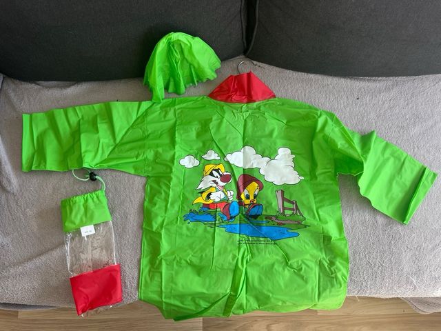 Chubasquero infantil verde y rojo