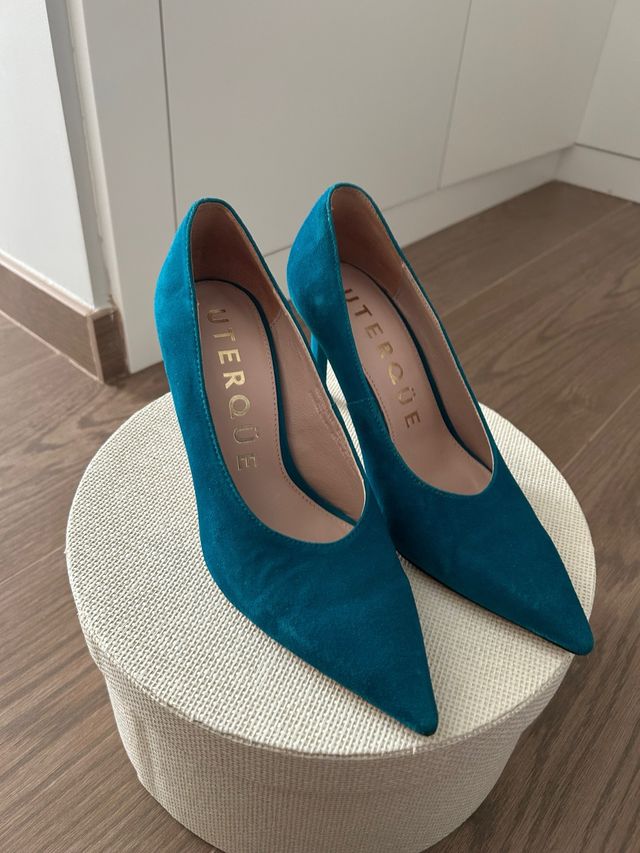 Zapatos de tacón Uterqüe color verde azulado