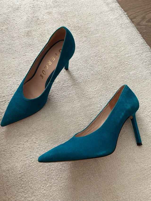 Zapatos de tacón Uterqüe color verde azulado