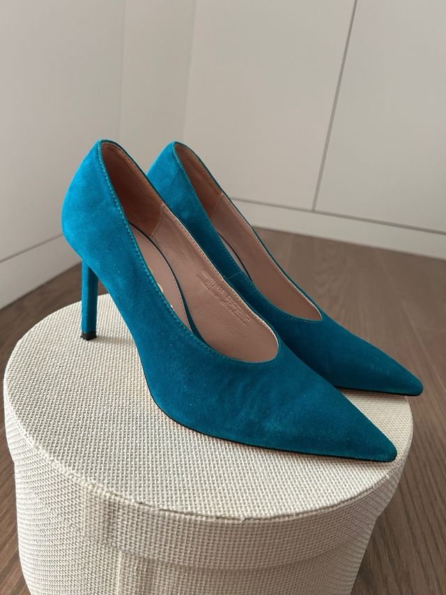 Zapatos de tacón Uterqüe color verde azulado