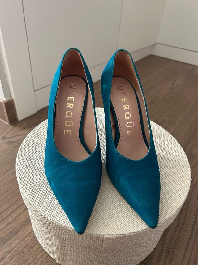 Zapatos de tacón Uterqüe color verde azulado