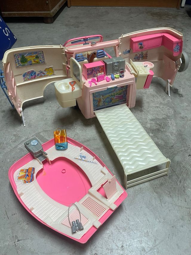 Barbie Caravana / Camping