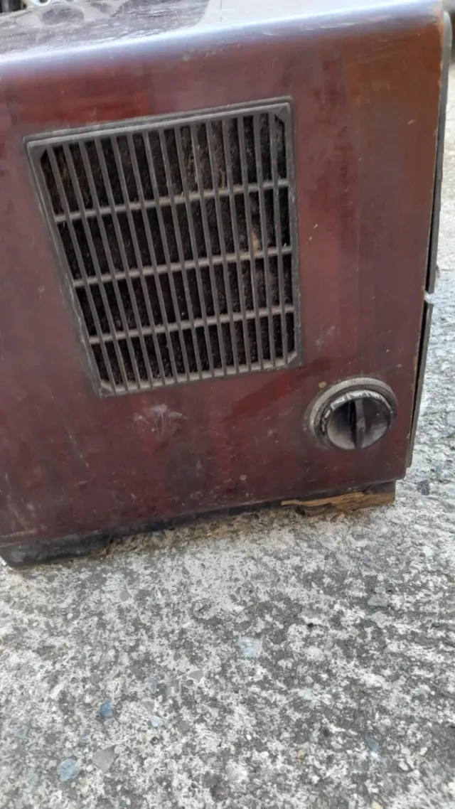 Televisor Philips Vintage Marrón y Dorado