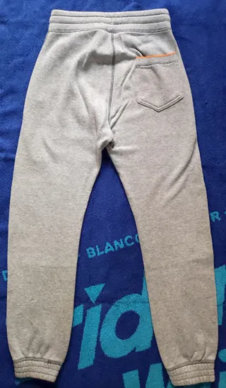 Pantalón chándal niño.