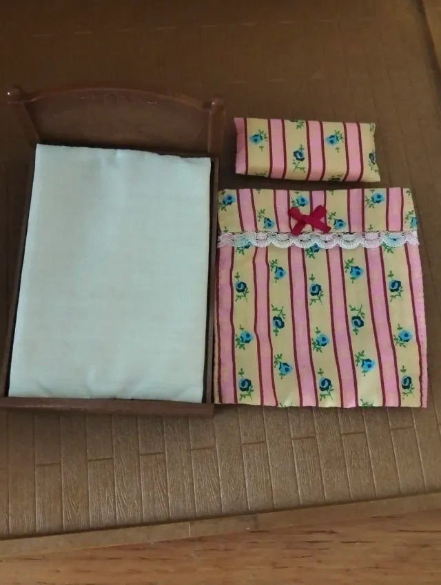 Dormitorio matrimonio Sylvanian Families con caja