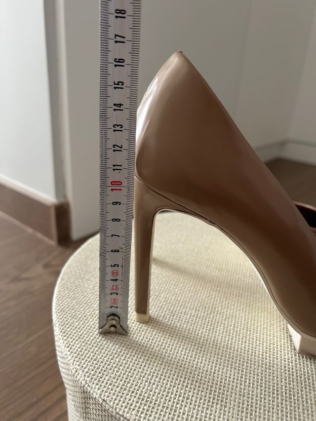 Zapatos track Uterqüe beige