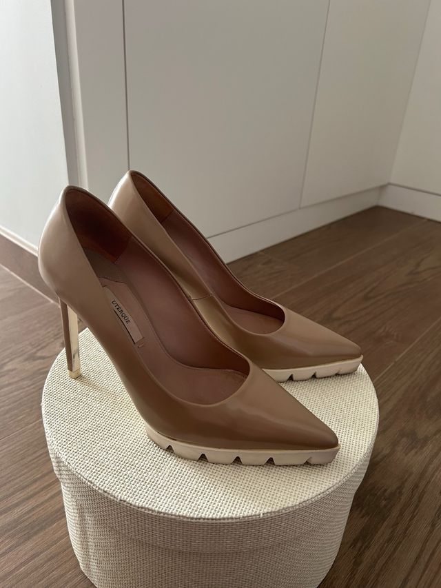 Zapatos track Uterqüe beige