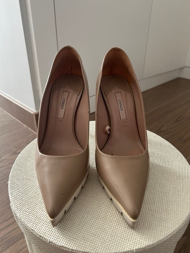 Zapatos track Uterqüe beige