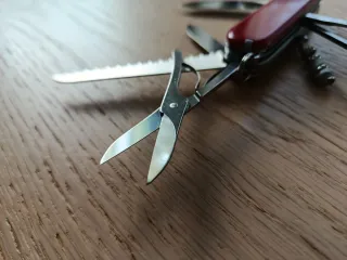 Victorinox Huntsman Rosso