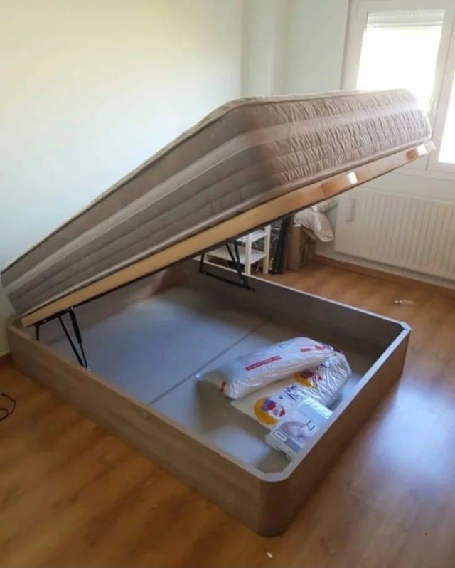 Canapé dobrável de madeira