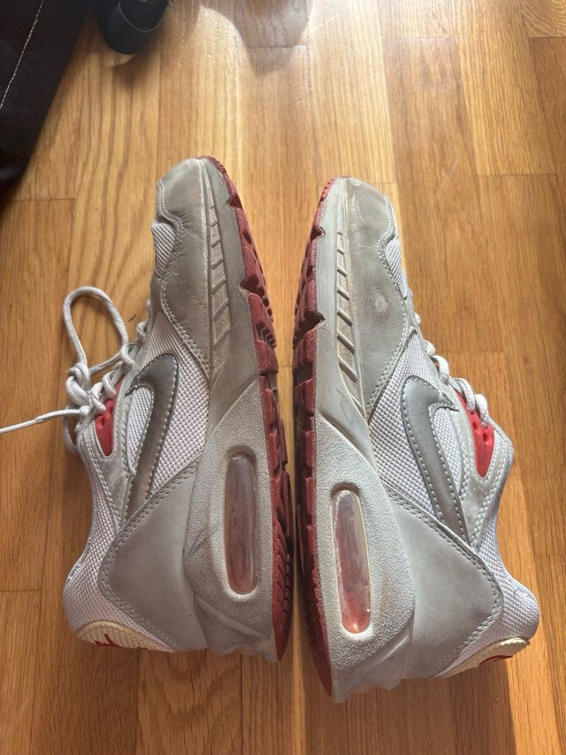 Zapatillas Nike Air Max grises y rosas